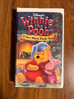 Disney’s Winnie the Pooh A Very Merry Pooh Year VHS (2002)